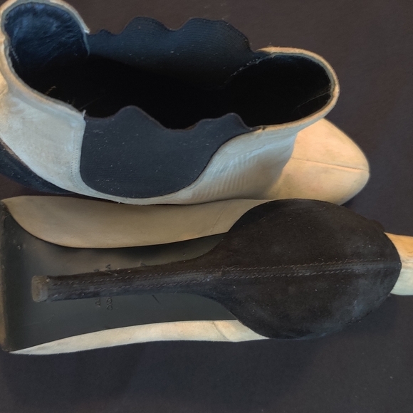 Giuseppe Zanotti Suede Two-tone Cream and Black Heeled Booties - Picture 5 of 6